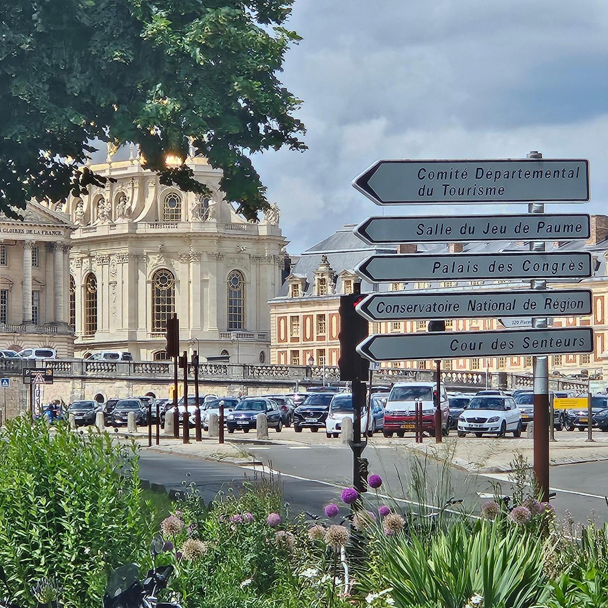 Studette Remilly A Versailles Exterior photo